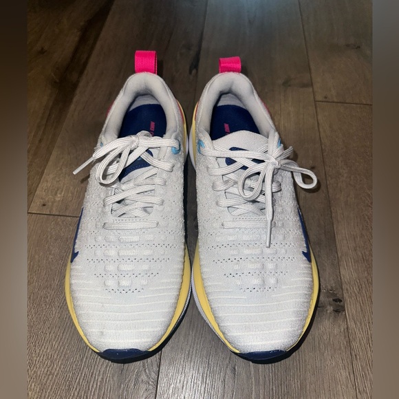 Nike running shoes - Picture 3 of 4